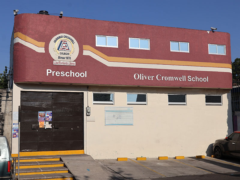 Fotografía de fachada del plantel Coyoacán Nivel preescolar del Colegio Oliverio Cromwell